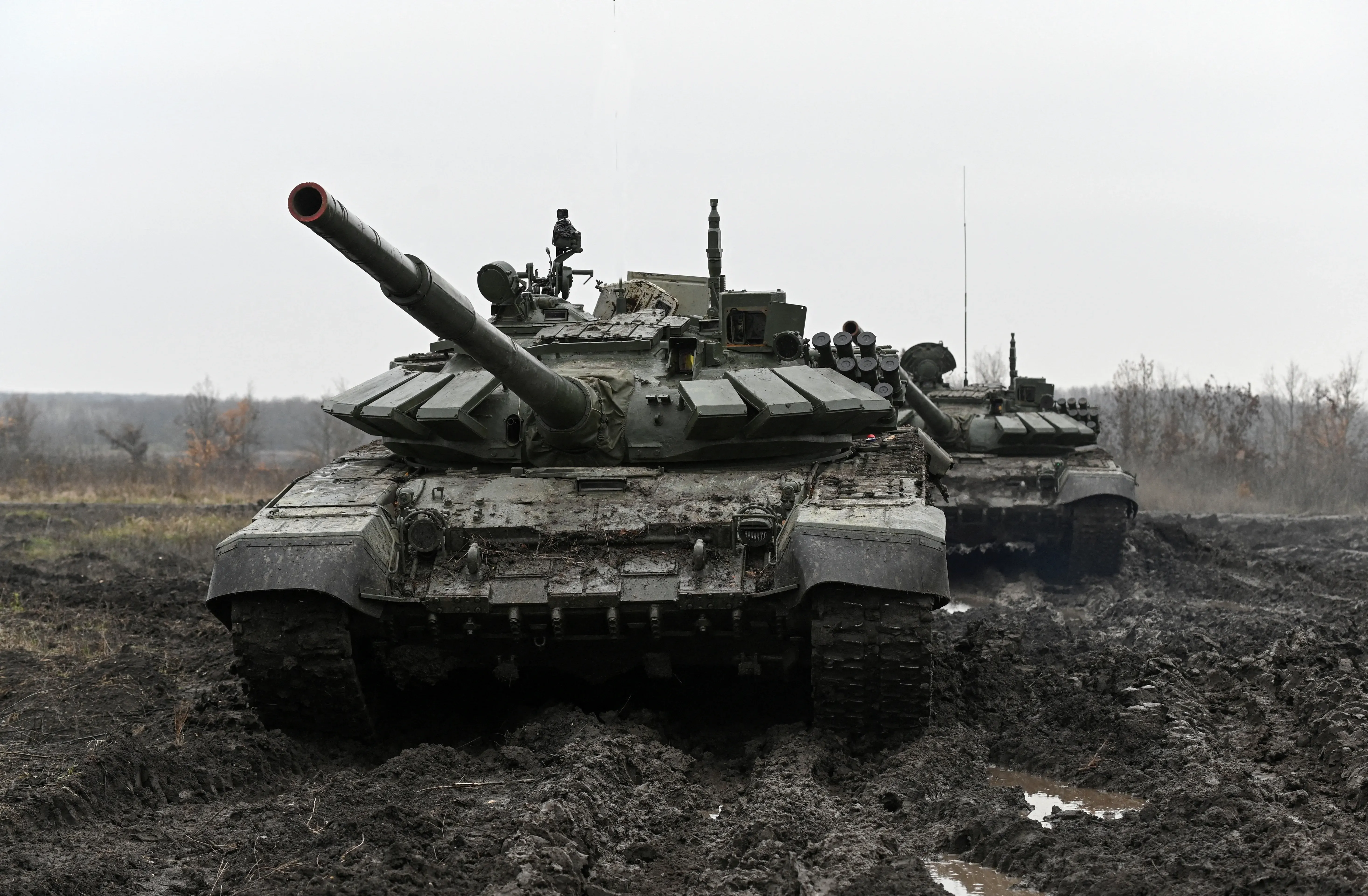 На сколько подписывают контракт на СВО: подробный гид